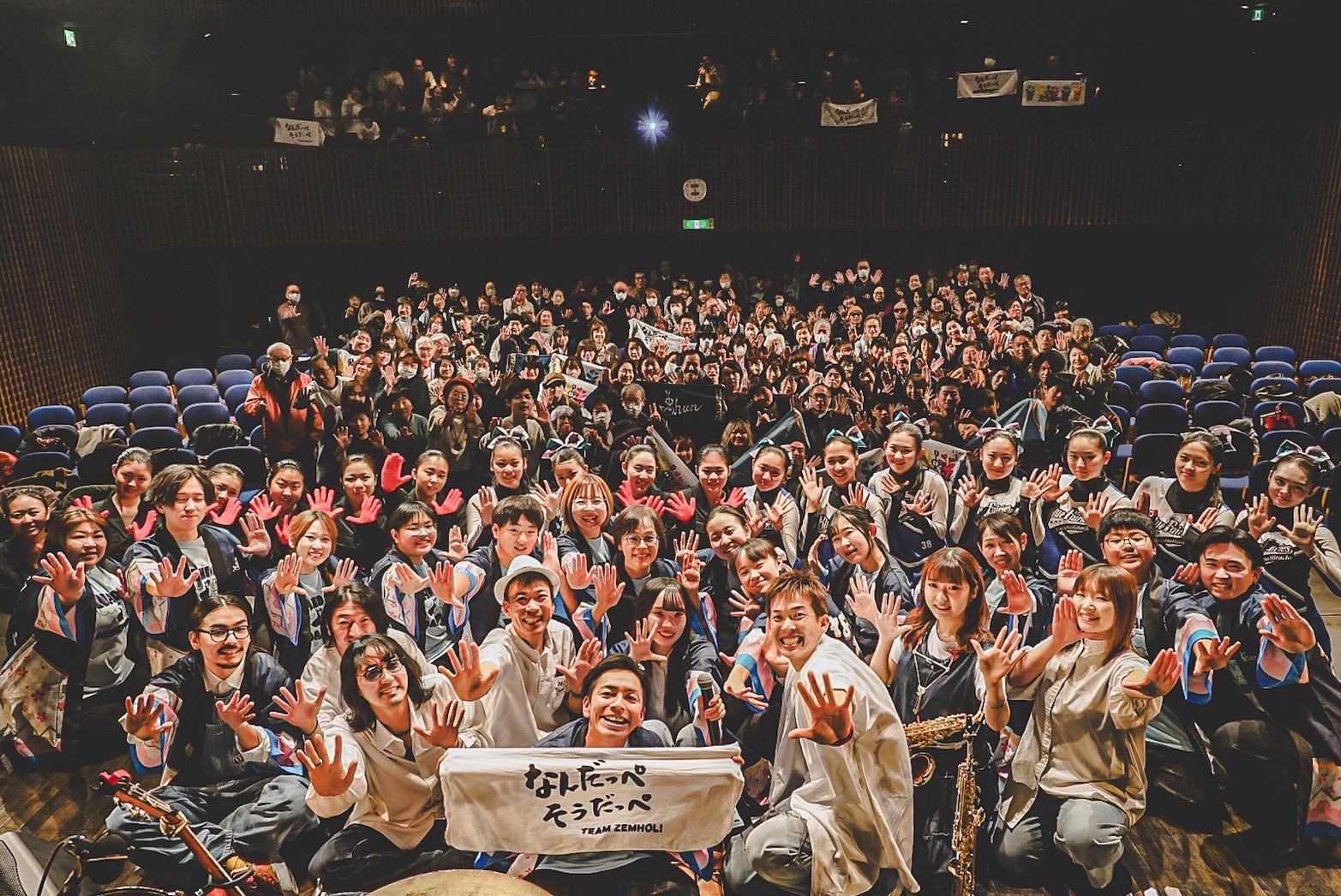 バックステージのチームメンバー